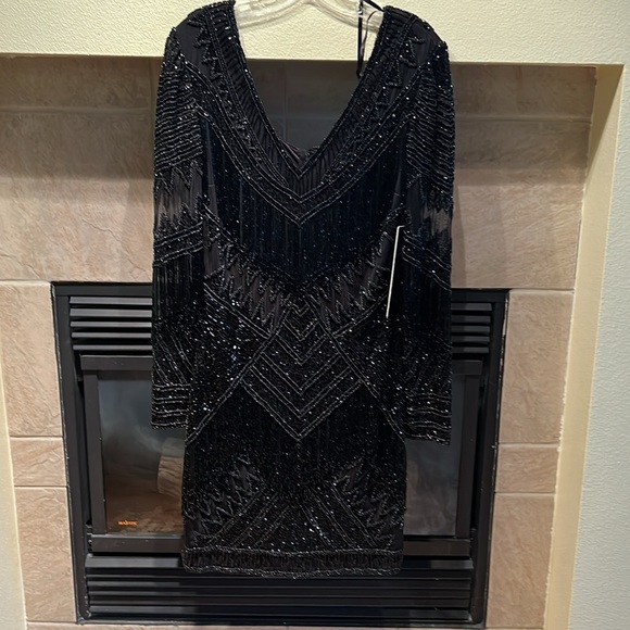 LARA 29355 - LONG SLEEVE BEADED V-NECK FRINGE COCKTAIL MINI - Picture 4 of 9